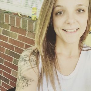 Meet your Posher, Courtney